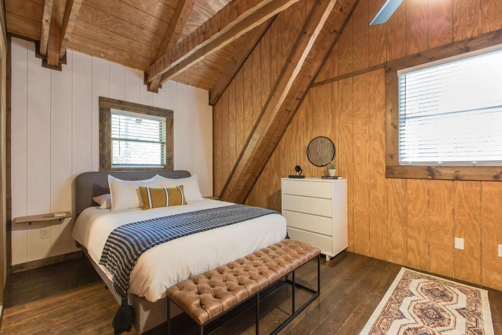 Southern Oak Cabin - Newly Remodeled - Close To All Attractions سيفيرفيل المظهر الخارجي الصورة