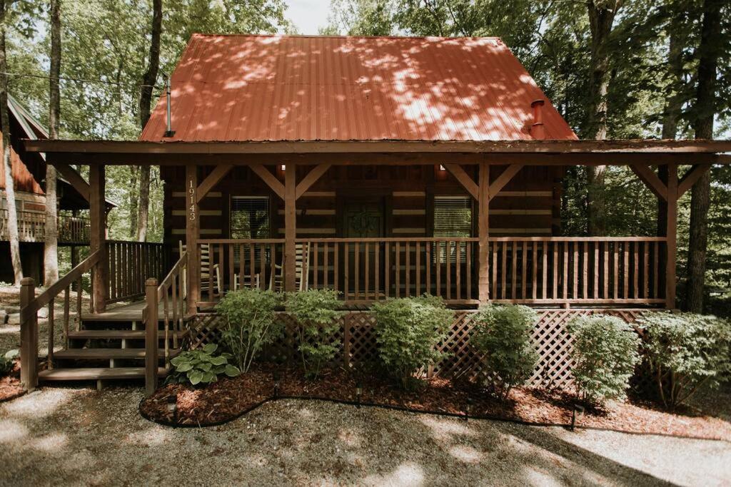 Southern Oak Cabin - Newly Remodeled - Close To All Attractions سيفيرفيل المظهر الخارجي الصورة